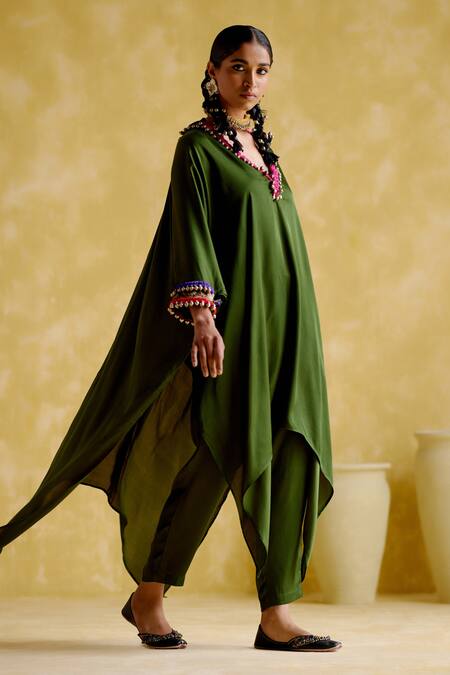 5elements Green Modal Saturn Woven Bead V Neck Bhavishya Threadwork Kaftan And Pant Set at Aza Fashions 5elements_Green Modal Saturn Woven Bead V Neck Bhavishya Threadwork Kaftan And Pant Set _at_Aza_Fashions