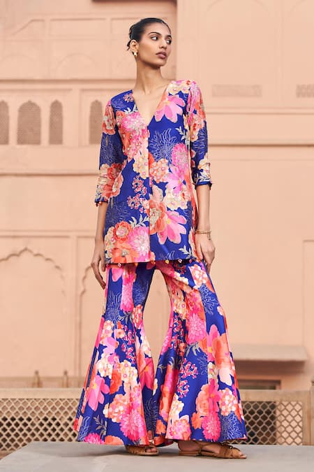 Archana Shah Blue Bemberg Silk Printed Floral Deep V Neck Kurta And Sharara Set 