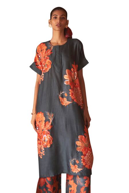 Archana Shah Green Bamboo, Silk Sequins, Embroidery Floral Pattern Kurta And Straight Pant Set at Aza Fashions Archana Shah_Green Bamboo, Silk Sequins, Embroidery Floral Pattern Kurta And Straight Pant Set _at_Aza_Fashions