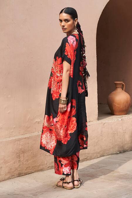Shop Archana Shah Black Bemberg Silk Printed Florette Round Kurta And Pant Set Shop_Archana Shah_Black Bemberg Silk Printed Florette Round Kurta And Pant Set
