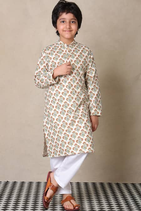 Anthrilo Mughal Floral Print Kurta With Pyjama 