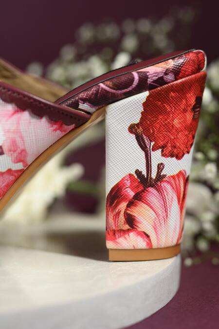 Buy_Miraki_Brown Floral Print Kolhapuri Block Heels 