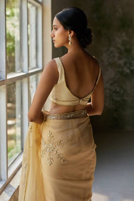 Zoon Gold Organza, Embroidery Plunge Floral Placement Saree With Blouse at Aza Fashions Zoon_Gold Organza, Embroidery Plunge Floral Placement Saree With Blouse _at_Aza_Fashions