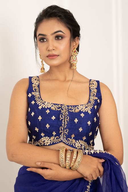 Buy_Gul By Aishwarya_Blue Organza, Embroidery Square Neck Border Saree With Blouse 