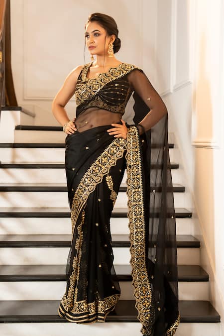 Gul By Aishwarya Aari Embroidered Border Saree With Blouse 