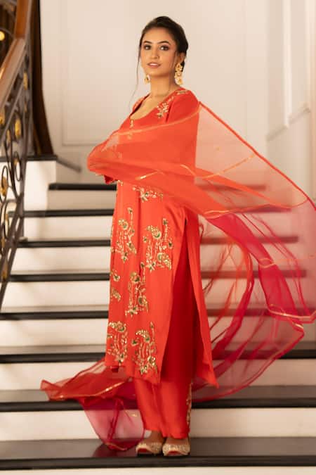 Buy_Gul By Aishwarya_Red Satin, Silk, Chiffon Sequins, Zari Round Zardosi Embroidered Kurta Pant Set _Online_at_Aza_Fashions