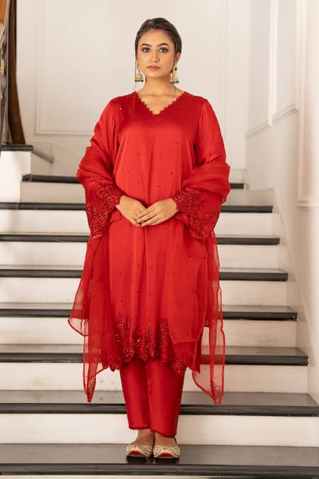 Gul By Aishwarya Rose Motif Embroidered Kurta Pant Set 