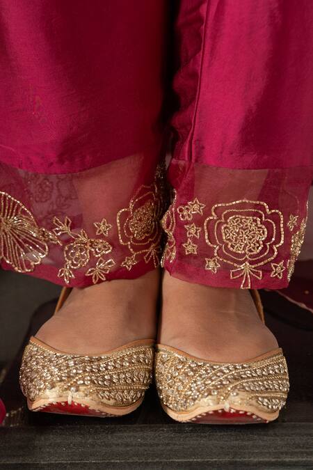 Gul By Aishwarya_Pink Satin, Organza, Embroidery V-neck Floral Kurta Pant Set _at_Aza_Fashions