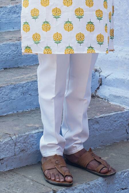 Kalp White Cotton Floral Bloom Print Kurta With Pant Online at Aza Fashions Kalp_White Cotton Floral Bloom Print Kurta With Pant _Online_at_Aza_Fashions