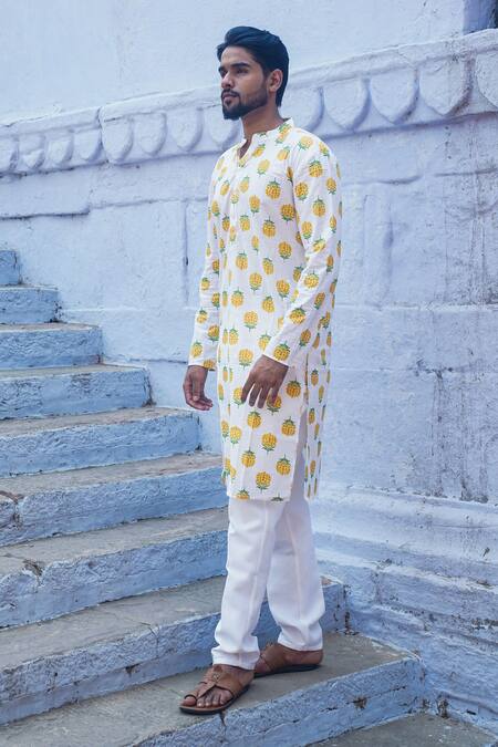 Buy Kalp White Cotton Floral Bloom Print Kurta With Pant Online at Aza Fashions Buy_Kalp_White Cotton Floral Bloom Print Kurta With Pant _Online_at_Aza_Fashions