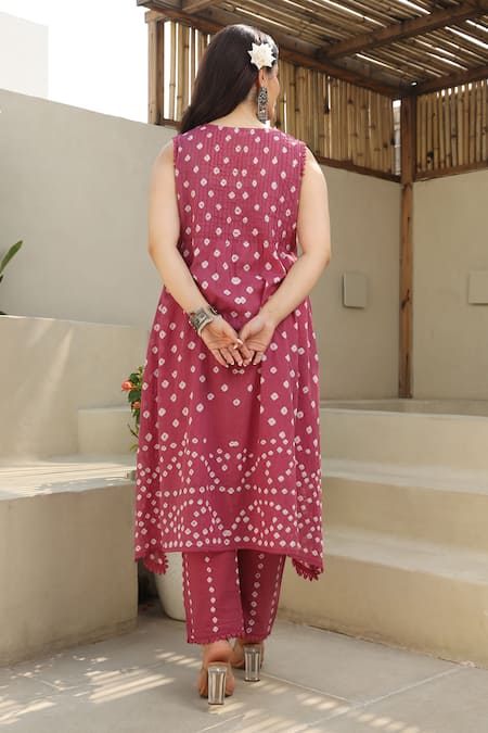 Shop ASRUMO Pink , Satin, Kota Doria Lace, Tie Dye Bandhani Kurta Pant Set at Aza Fashions Shop_ASRUMO_Pink , Satin, Kota Doria Lace, Tie Dye Bandhani Kurta Pant Set _at_Aza_Fashions