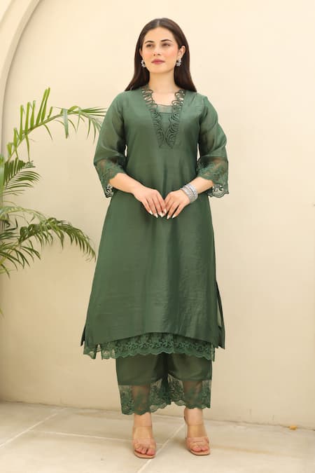 Shop ASRUMO Green Chanderi Lace Round Neck Gardenia Bloom Embellished Kurta Pant Set Online at Aza Fashions Shop_ASRUMO_Green Chanderi Lace Round Neck Gardenia Bloom Embellished Kurta Pant Set _Online_at_Aza_Fashions
