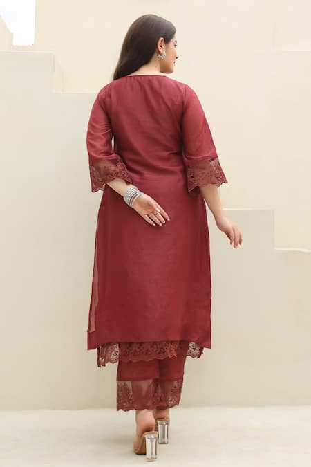 ASRUMO Gardenia Blossom Lace Embellished Kurta Pant Set 