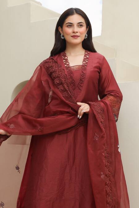 Buy_ASRUMO_Maroon Chanderi Lace Gardenia Blossom Embellished Kurta Pant Set _Online_at_Aza_Fashions