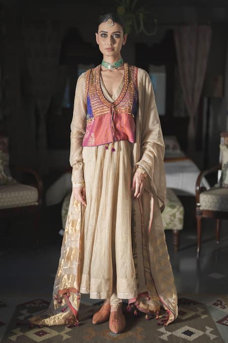 Buy Swatti Kapoor Purple Handwoven Yarn Dyed Silk Print Foil Hand Block Kushan Gilet Online at Aza Fashions Buy_Swatti Kapoor_Purple Handwoven Yarn Dyed Silk Print Foil Hand Block Kushan Gilet _Online_at_Aza_Fashions