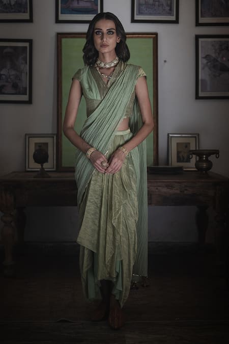 Swatti Kapoor Hand Woven Maahi Pre-Draped Saree 