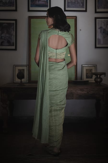 Swatti Kapoor Green Hand Woven 40gm Chanderi Print Foil Maahi Pre-draped Saree  2