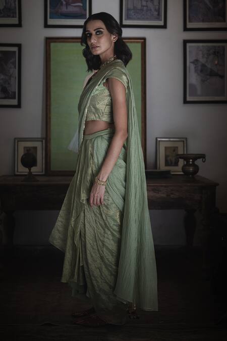 Swatti Kapoor Green Hand Woven 40gm Chanderi Print Foil Maahi Pre-draped Saree  5