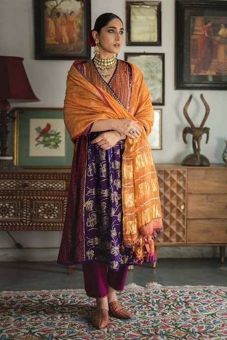 Swatti Kapoor Hand Woven Chanderi Nuhal Dupatta 