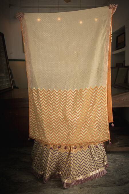 Shop Swatti Kapoor Orange Hand Woven 40gm Chanderi Printed Foil Reet Dupatta Online at Aza Fashions Shop_Swatti Kapoor_Orange Hand Woven 40gm Chanderi Printed Foil Reet Dupatta _Online_at_Aza_Fashions