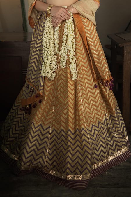 Shop Swatti Kapoor Orange Handloom Cotton Gota Patti, Embroidery Hand Woven Chanderi Sindhu Skirt Online at Aza Fashions Shop_Swatti Kapoor_Orange Handloom Cotton Gota Patti, Embroidery Hand Woven Chanderi Sindhu Skirt _Online_at_Aza_Fashions