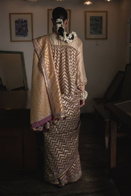 Shop Swatti Kapoor Gold Chanderi Foil Printing Hand Woven Geometric Pattern Surinder Saree at Aza Fashions Shop_Swatti Kapoor_Gold Chanderi Foil Printing Hand Woven Geometric Pattern Surinder Saree _at_Aza_Fashions