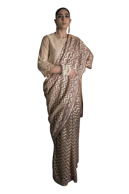 Swatti Kapoor Gold Chanderi Foil Printing Hand Woven Geometric Pattern Surinder Saree Online at Aza Fashions Swatti Kapoor_Gold Chanderi Foil Printing Hand Woven Geometric Pattern Surinder Saree _Online_at_Aza_Fashions