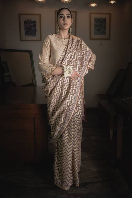 Buy Swatti Kapoor Gold Chanderi Foil Printing Hand Woven Geometric Pattern Surinder Saree Online at Aza Fashions Buy_Swatti Kapoor_Gold Chanderi Foil Printing Hand Woven Geometric Pattern Surinder Saree _Online_at_Aza_Fashions