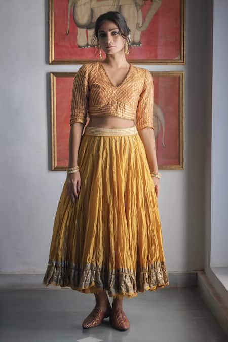 Swatti Kapoor Yellow Hand Woven Chanderi 60gm Gota Lace Gathered Tisha Skirt 