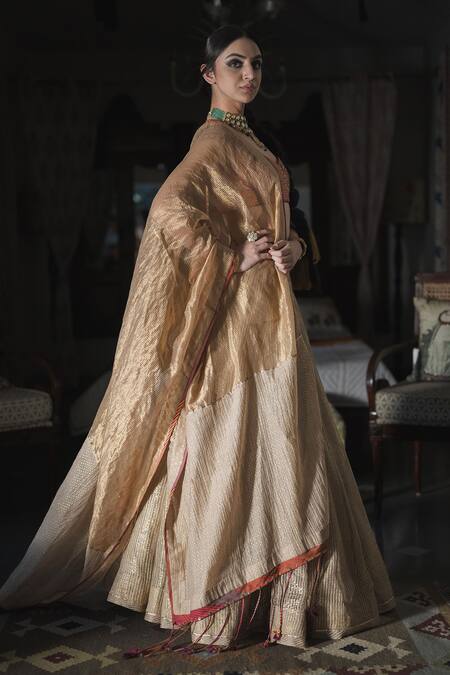 Buy Swatti Kapoor Gold Chanderi Tassels Achal Handwoven Zari Striped Dupatta Online at Aza Fashions Buy_Swatti Kapoor_Gold Chanderi Tassels Achal Handwoven Zari Striped Dupatta _Online_at_Aza_Fashions