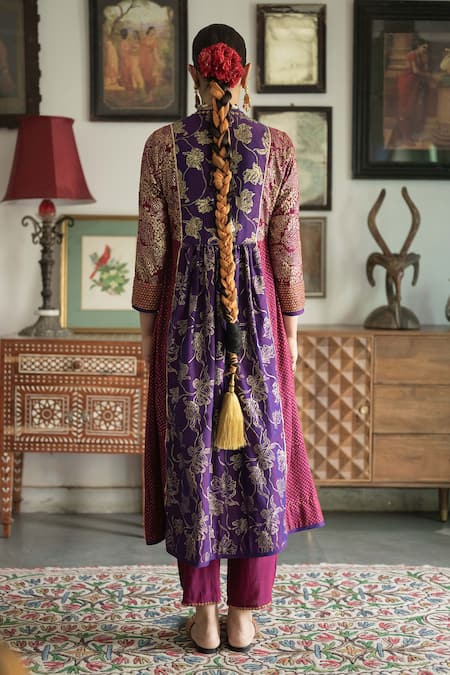 Swatti Kapoor Baani Panelled Gota Embroidered Kurta 