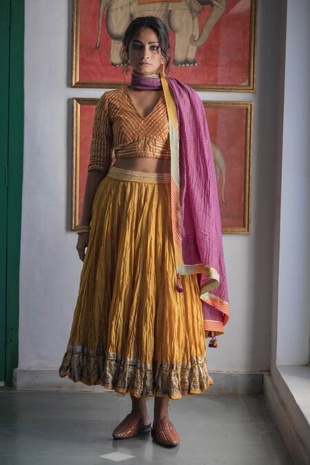 Shop Swatti Kapoor Purple Chanderi Tassels Bijul Handwoven Foil Print Dupatta Online at Aza Fashions Shop_Swatti Kapoor_Purple Chanderi Tassels Bijul Handwoven Foil Print Dupatta _Online_at_Aza_Fashions