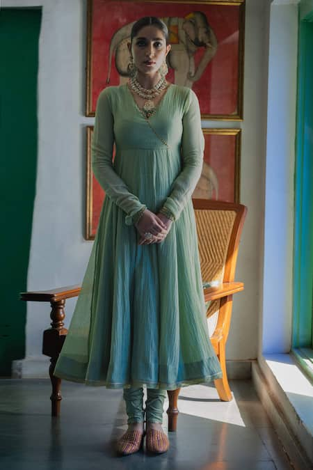 Swatti Kapoor Green Handwoven 60gm Chanderi Foil Printed V Neck Gazleen Anarkali 