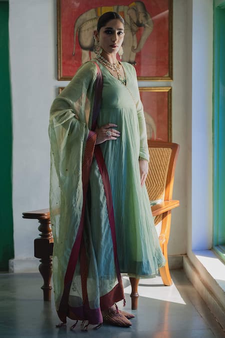 Swatti Kapoor_Green Chanderi Embroidery, Foil Printing V-neck Gazleen Handwoven Anarkali _Online_at_Aza_Fashions