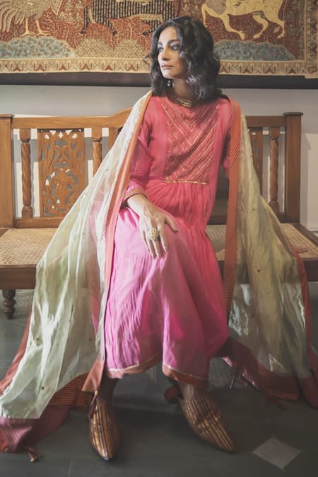 Swatti Kapoor Green , Handloom Beads Harleen Handwoven Zari Striped Dupatta Online at Aza Fashions Swatti Kapoor_Green , Handloom Beads Harleen Handwoven Zari Striped Dupatta _Online_at_Aza_Fashions