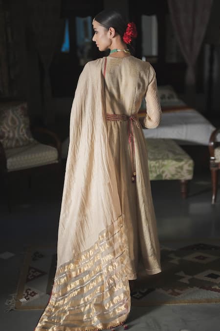 Shop Swatti Kapoor Gold Handwoven 40gm Chanderi Ishar Zari Striped Dupatta at Aza Fashions Shop_Swatti Kapoor_Gold Handwoven 40gm Chanderi Ishar Zari Striped Dupatta _at_Aza_Fashions