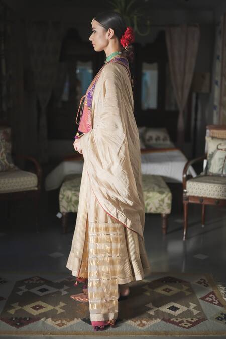 Buy Swatti Kapoor Gold Handwoven 40gm Chanderi Ishar Zari Striped Dupatta Online at Aza Fashions Buy_Swatti Kapoor_Gold Handwoven 40gm Chanderi Ishar Zari Striped Dupatta _Online_at_Aza_Fashions