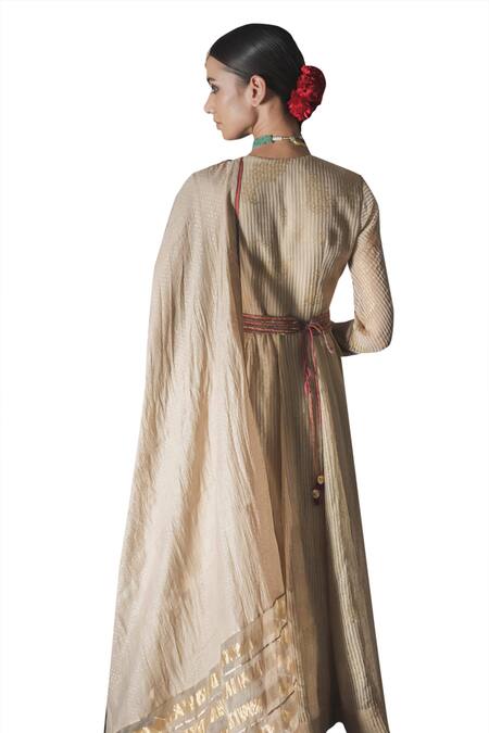 Shop Swatti Kapoor Gold Handwoven 40gm Chanderi Ishar Zari Striped Dupatta Shop_Swatti Kapoor_Gold Handwoven 40gm Chanderi Ishar Zari Striped Dupatta