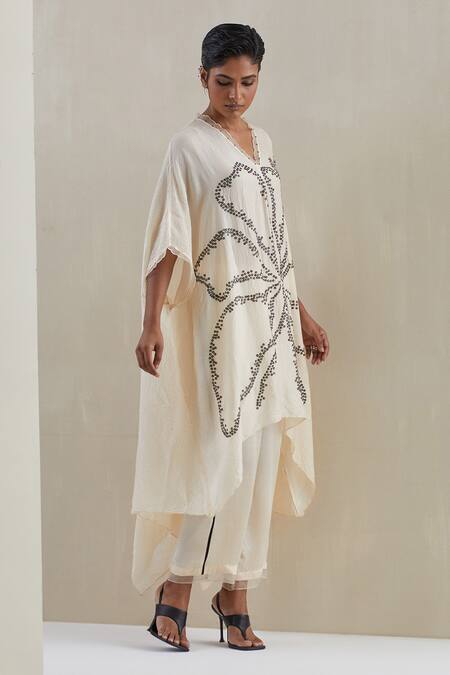 Shop_One Not Two_Off White Kaftan Crushed Silk Hand Embroidered Flower V-neck And Pant Set 