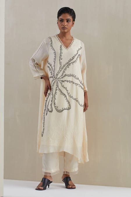 One Not Two Off White Kaftan Crushed Silk Hand Embroidered Flower V-neck Asymmetric Set 