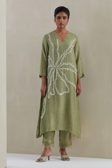 One Not Two Green Kaftan Crushed Silk Hand Embroidered Flower V-neck Asymmetric Pant Set 