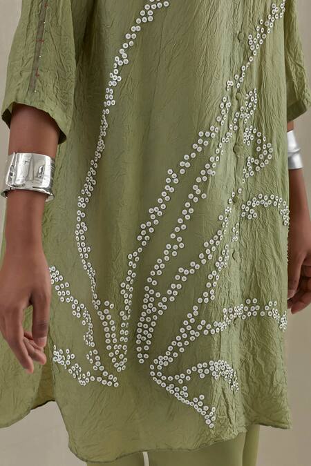 Shop_One Not Two_Green Shirt Kurta Crushed Silk Hand Embroidered Flower Collared Set _Online_at_Aza_Fashions