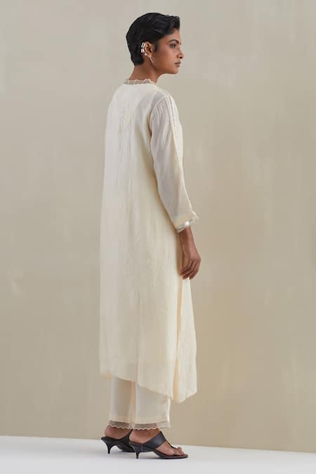 Shop One Not Two Off White Kurta Crushed Silk Hand Embroidered Floral V-neck Pant Set at Aza Fashions Shop_One Not Two_Off White Kurta Crushed Silk Hand Embroidered Floral V-neck Pant Set _at_Aza_Fashions