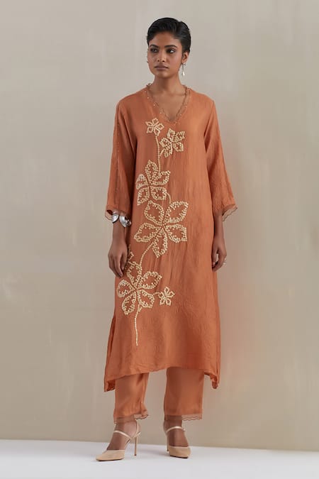 One Not Two Orange Kurta Crushed Silk Hand Embroidered Floral V-neck Set 