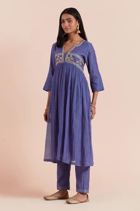 Priya Chaudhary Floral Embroidered Yoke Kurta 