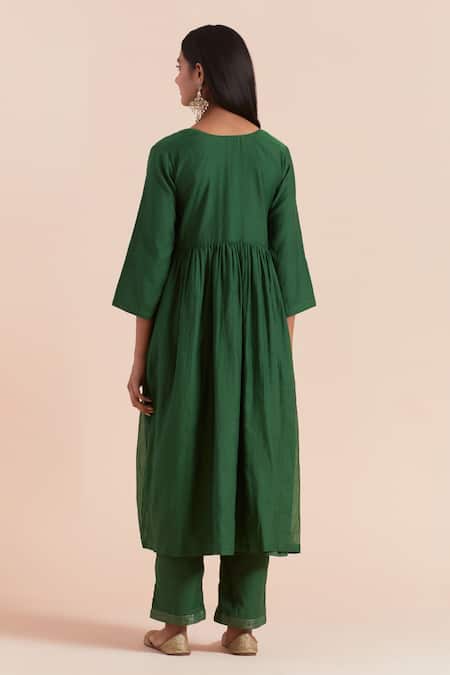 Shop Priya Chaudhary Green Chanderi Embroidery Round Neck Floral A-line Kurta Set at Aza Fashions Shop_Priya Chaudhary_Green Chanderi Embroidery Round Neck Floral A-line Kurta Set _at_Aza_Fashions