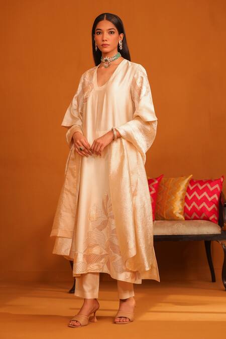 Buy Omana By Ranjana Bothra Beige Cotton Satin, Crepe Applique, Embroidery V-neck Floral Kurta Trouser Set Online at Aza Fashions Buy_Omana By Ranjana Bothra_Beige Cotton Satin, Crepe Applique, Embroidery V-neck Floral Kurta Trouser Set _Online_at_Aza_Fashions