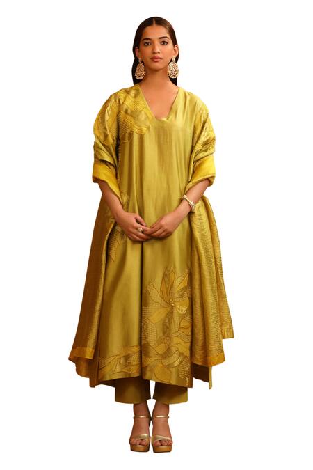 Omana By Ranjana Bothra Green Cotton Satin, Silk Applique V-neck Floral Kurta Trouser Set Online at Aza Fashions Omana By Ranjana Bothra_Green Cotton Satin, Silk Applique V-neck Floral Kurta Trouser Set _Online_at_Aza_Fashions