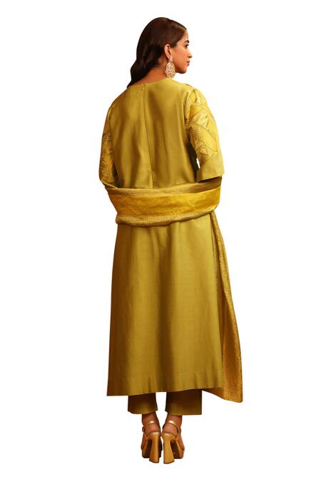 Shop Omana By Ranjana Bothra Green Cotton Satin, Silk Applique V-neck Floral Kurta Trouser Set Online at Aza Fashions Shop_Omana By Ranjana Bothra_Green Cotton Satin, Silk Applique V-neck Floral Kurta Trouser Set _Online_at_Aza_Fashions