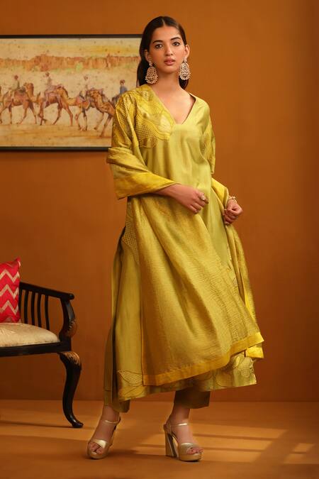 Buy Omana By Ranjana Bothra Green Cotton Satin, Silk Applique V-neck Floral Kurta Trouser Set Buy_Omana By Ranjana Bothra_Green Cotton Satin, Silk Applique V-neck Floral Kurta Trouser Set